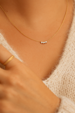 Load image into Gallery viewer, Floating Sapphire Necklace